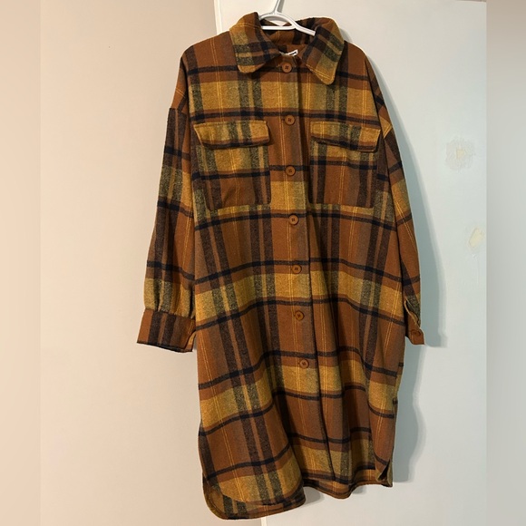 Fashion Nova Plaid Shacket in Large- Brown Yellow and Black. - Picture 5 of 7